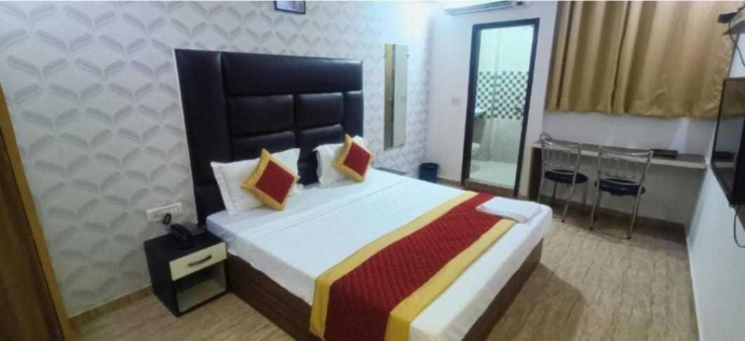 Hotel O Tp Suites 뉴델리 외부 사진