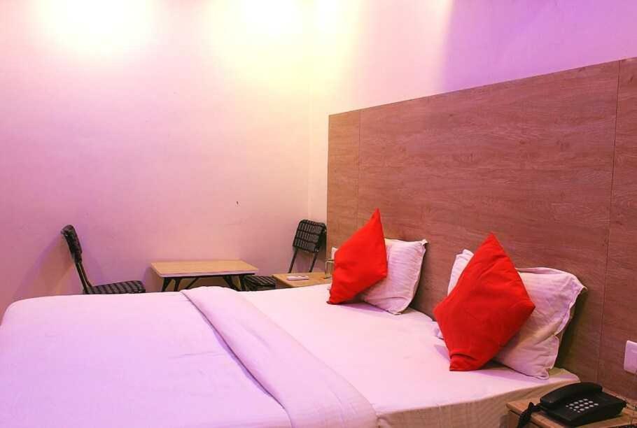 Hotel O Tp Suites 뉴델리 외부 사진