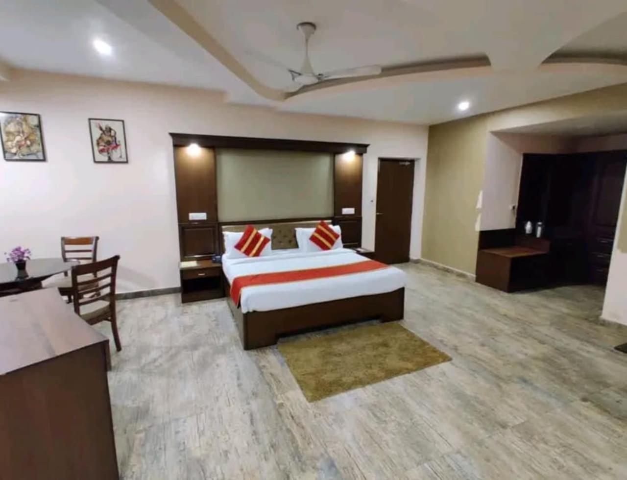 Hotel O Tp Suites 뉴델리 외부 사진