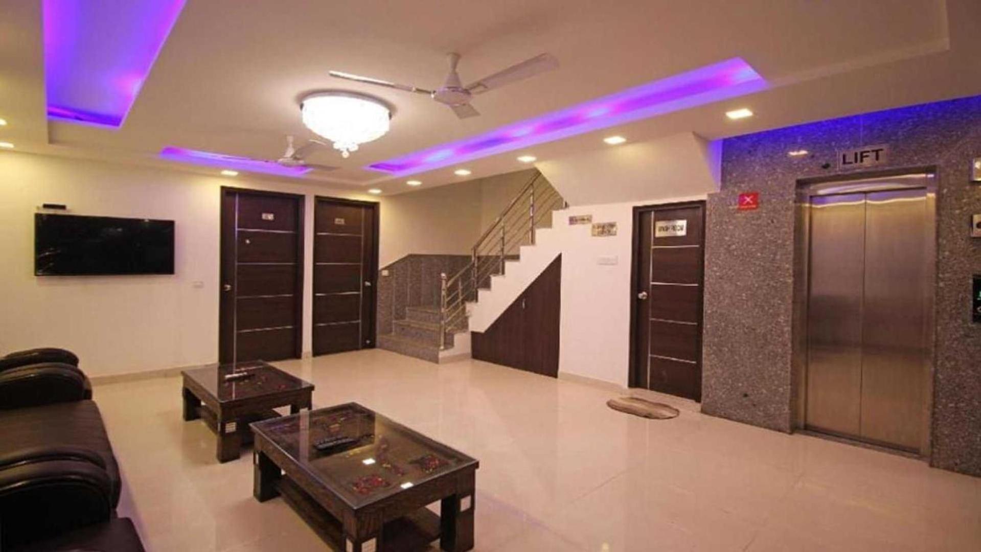 Hotel O Tp Suites 뉴델리 외부 사진
