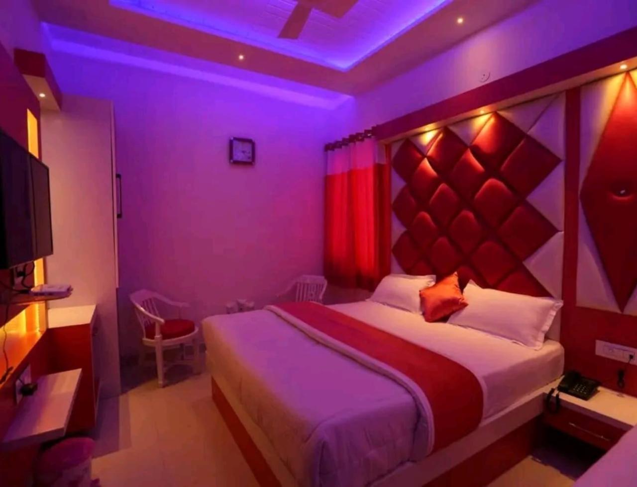 Hotel O Tp Suites 뉴델리 외부 사진