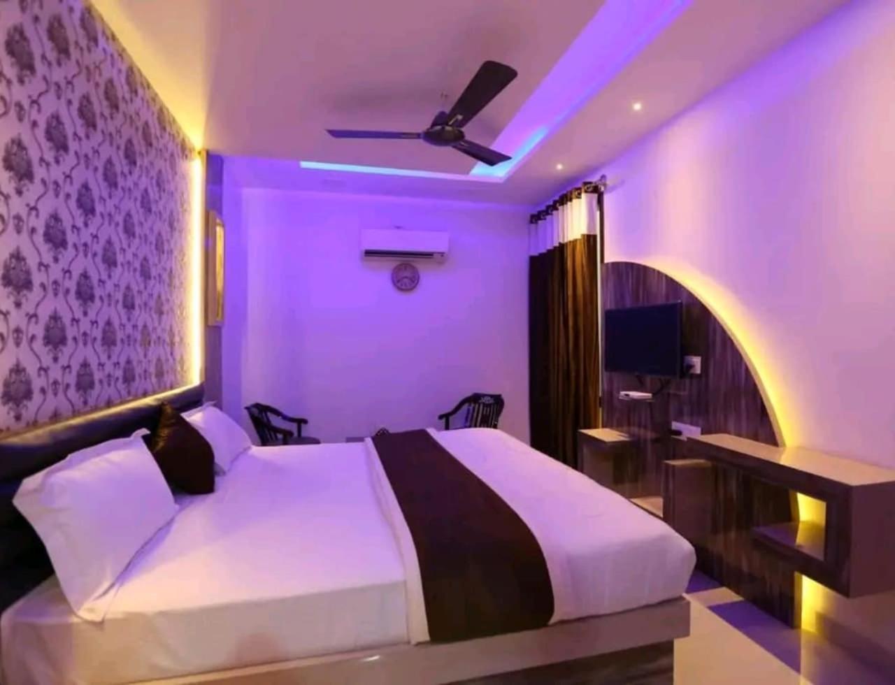 Hotel O Tp Suites 뉴델리 외부 사진