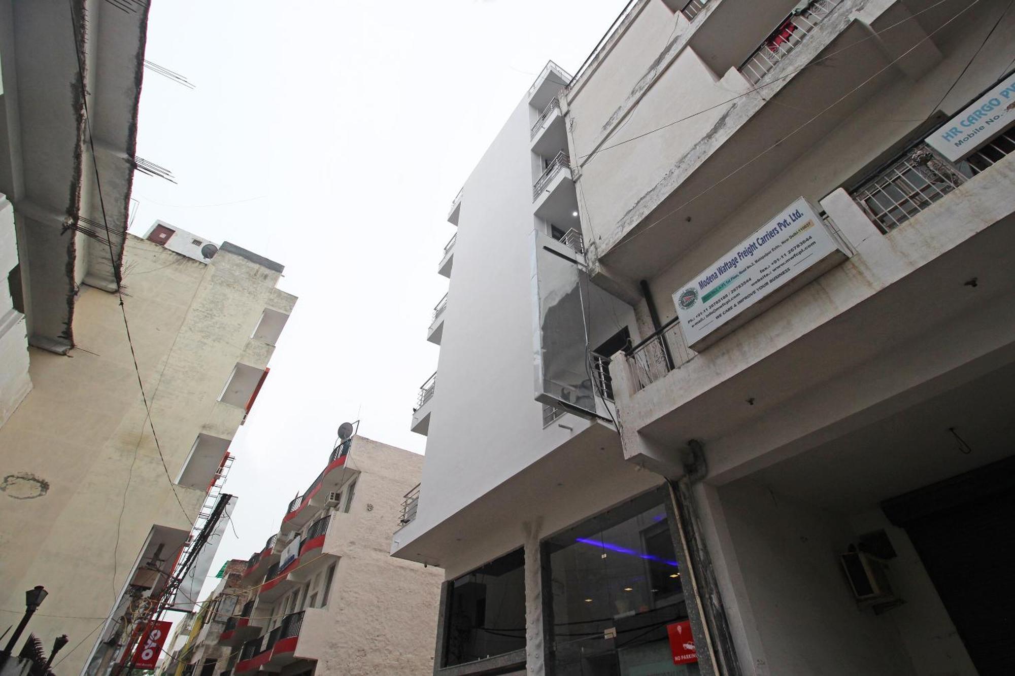 Hotel O Tp Suites 뉴델리 외부 사진
